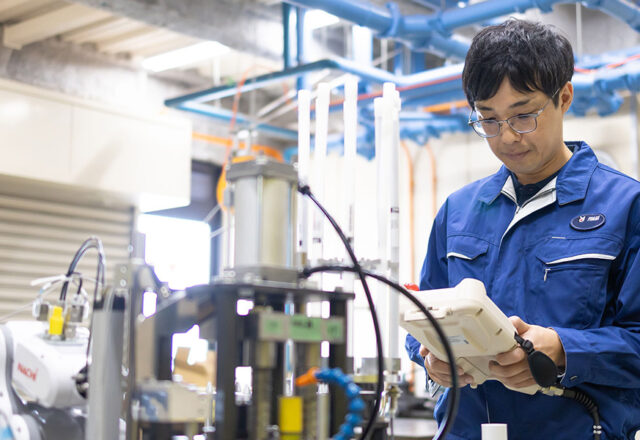 湯浅糸道工業の職種紹介「製造技術課」のメインイメージ写真